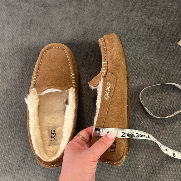 UGG Slip ons - Picture 8 of 9